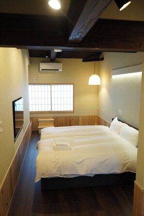2 bedrooms, desk, free WiFi, bed sheets