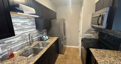 🏡 2 bedrooms, 1 bathroom 🛁 cozy, modern apartment. With sofa bed 🛋️