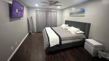 2 bedrooms, iron/ironing board, WiFi, bed sheets