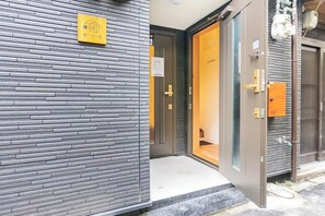 Exterior detail - 2min to Station Easy Access NambaKIXKyotoNara - Fenglinju Building 1 / Osaka Ōsaka (Osaka)