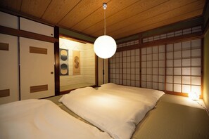 3 bedrooms, desk, free WiFi, bed sheets