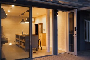 Interior - Enjoy autumn flavors on the wooden deck with a BBQ / Awagun Chiba (Awagun)