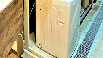 Fridge, microwave, stovetop, cookware/dishes/utensils