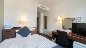 1 bedroom, desk, free WiFi, bed sheets