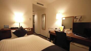 1 bedroom, desk, free WiFi, bed sheets