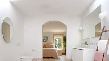 4 dormitorios, escritorio, tabla de planchar con plancha y wifi