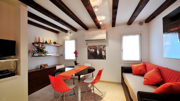 House | 1 bedroom