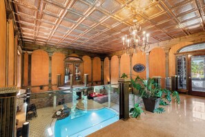 Indoor pool, a heated pool - Luxurious Winter Getaway! INDOOR POOL! (Grosse Ile Township)