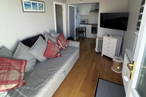 Modern One Bedroom Chalet with Central Heating