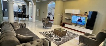 Nanani Luxury Villa - Kumasi