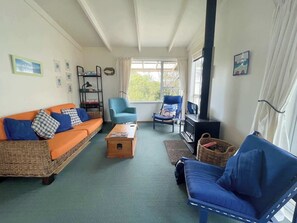 TV, fireplace, offices