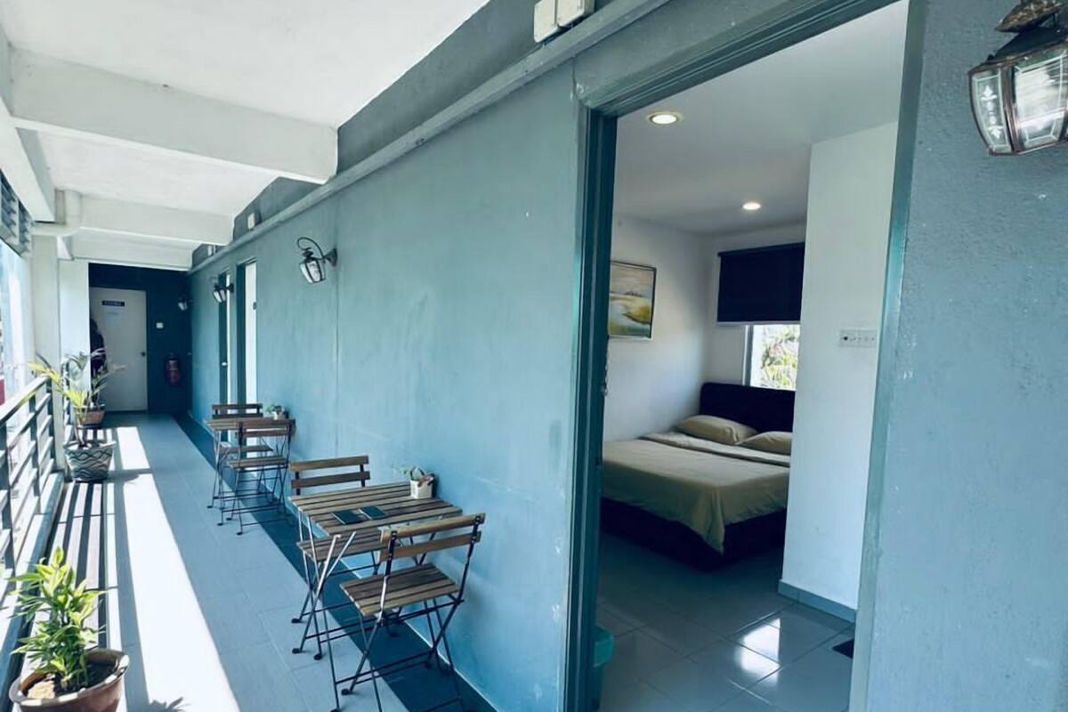 Habitación doble superior, 1 cama de matrimonio, vistas al jardín, en la zona del jardín | Minibar, escritorio, espacio para trabajar con un portátil