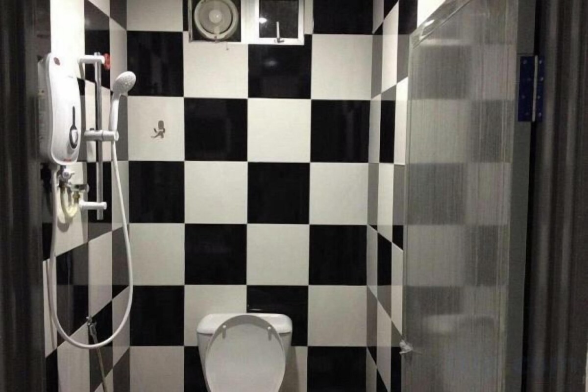 Bathroom | Shower, towels, soap, shampoo