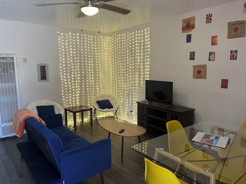 Cozy 1-bedroom apartment in central Albuquerque 