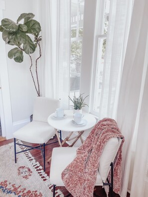 The Pearl | 1 bedroom, premium bedding, pillowtop beds, laptop workspace