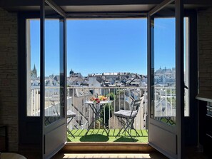 Interior - View on historical rooftops of Vannes (Vannes)