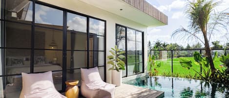 Villa, 2 habitaciones, vistas a la piscina | Escritorio, wifi gratis, ropa de cama