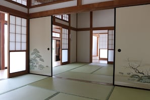 House | Laptop workspace, free WiFi, bed sheets