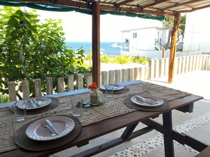 Outdoor dining - Beachfront Villa in Puerto Morelos (Puerto Morelos)