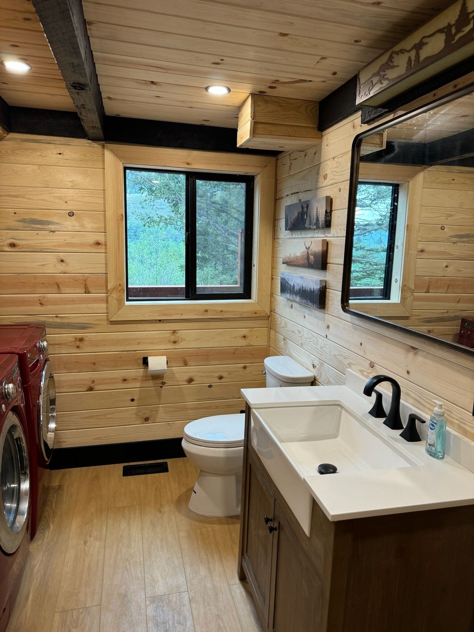 Dusche, Handtücher, Toilettenpapier