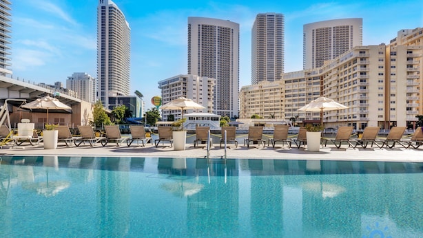 House | Desk, Internet - Amazing Studio Beautifull View Balcony Pool Gym (Hallandale Beach)
