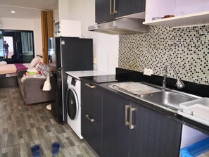Room, 1 Bedroom, Smoking, Balcony | Dapur peribadi