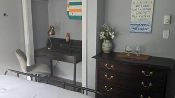 1 camera, una scrivania, Wi-Fi gratuito, lenzuola