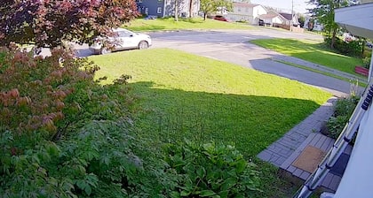 Room Available in Comfortable Cozy Cottage on Cottage Road.