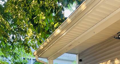 Charming 3 bedroom home Centrally located in Worcester