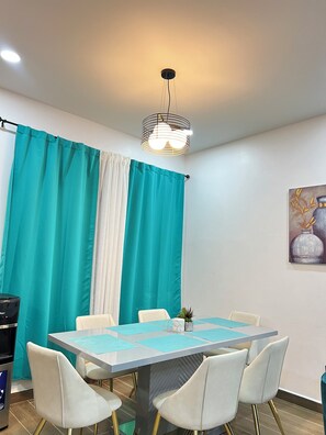 Dining - Aqua Bliss  3-bedroom 3.5 bathroom villa in fabulous West Bay  (West Bay)