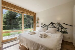 2 slaapkamers, reisbedje, gratis wifi, beddengoed