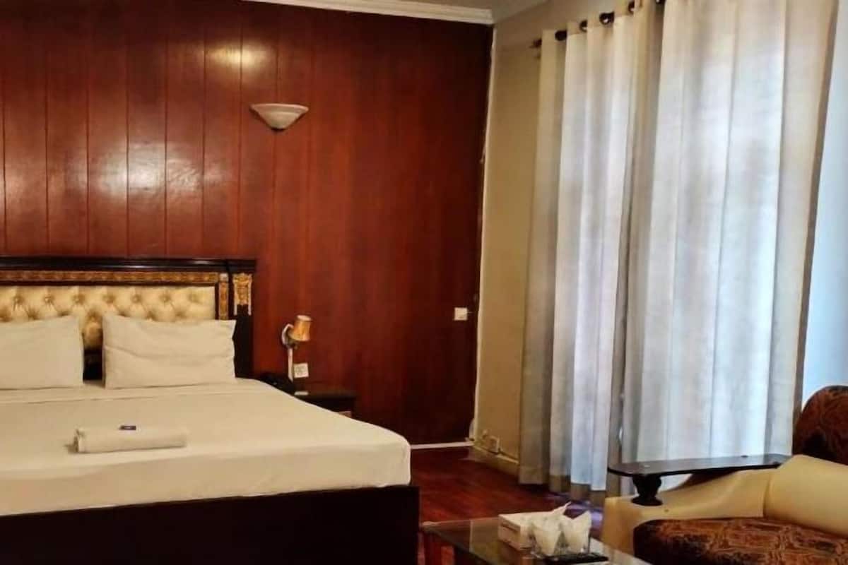 Deluxe Double or Twin Room, Courtyard View
