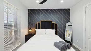 5 bedrooms, desk, iron/ironing board, WiFi