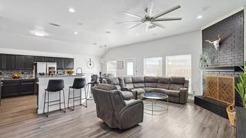 TV, fireplace, offices