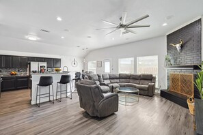 TV, fireplace, offices