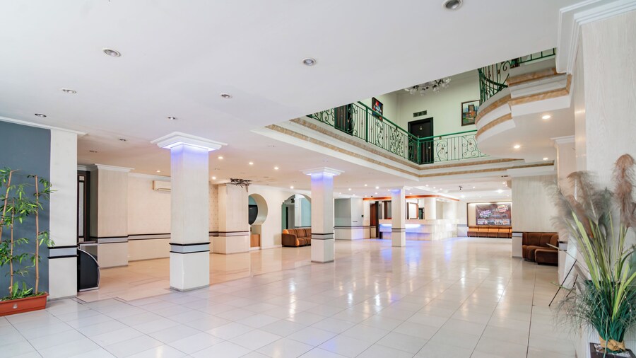 Collection O Senapelan Near Rsud Petala Bumi Formerly De Town Hotel