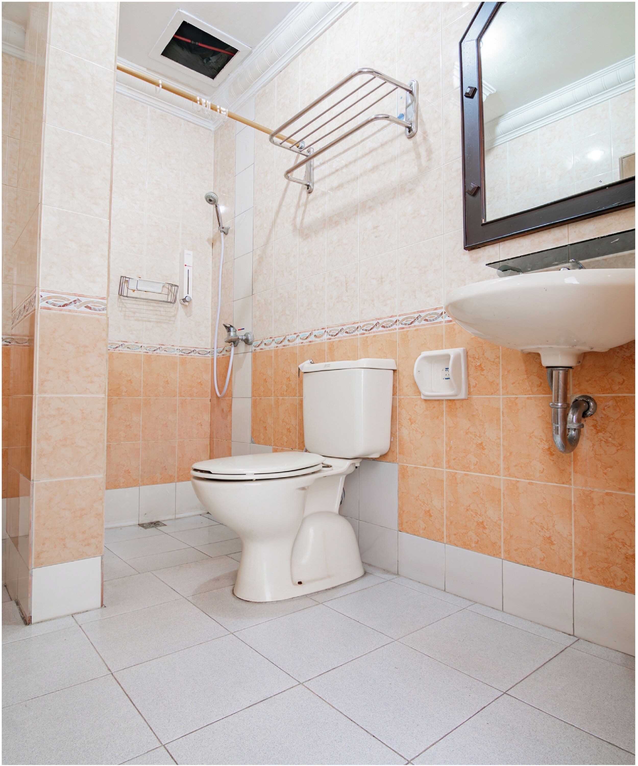 Foto - Collection O Senapelan Near Rsud Petala Bumi Formerly De Town Hotel