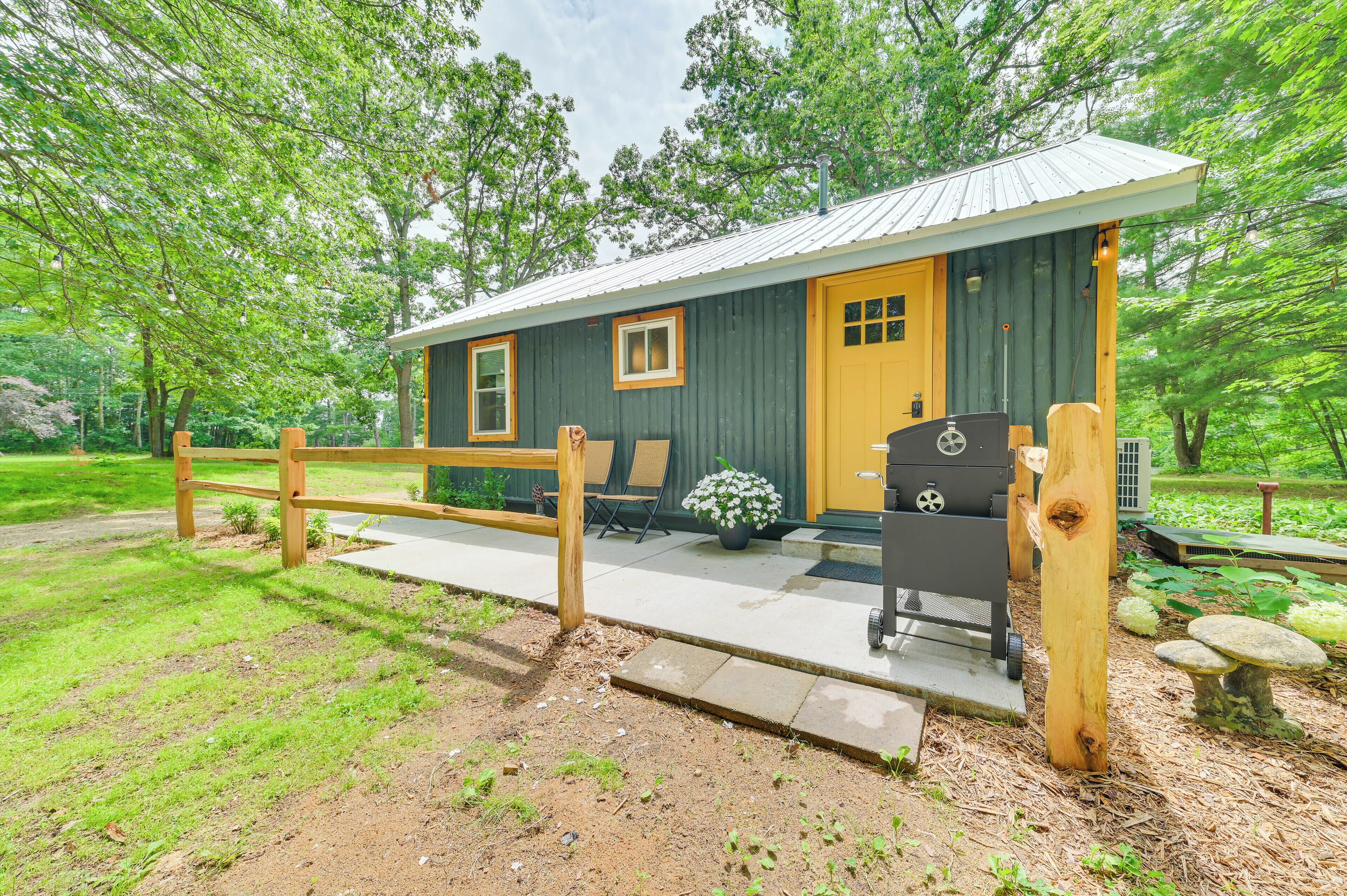 Restored Studio Cabin < 1 Mi to Crooked Lake!