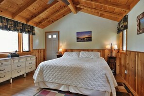 4 bedrooms, WiFi - Buffalo Lake Estate 2 Great Cabins on 44 Acres Near Clam Lake, WI (Cable)