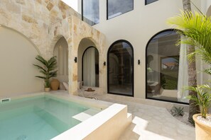 Pool - Spacious Romantic Villa Sawa in Pererenan (Pererenan)