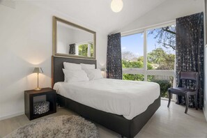 5 chambres, fer et planche à repasser, Wi-Fi, draps fournis