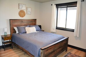 2 habitaciones, tabla de planchar con plancha, cuna de viaje y wifi
