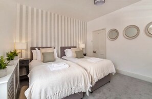 Casa | 2 habitaciones, tabla de planchar con plancha y wifi gratis 