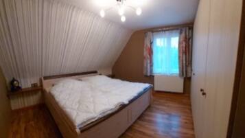 2 bedrooms, free WiFi, bed sheets