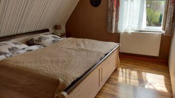 2 bedrooms, free WiFi, bed sheets