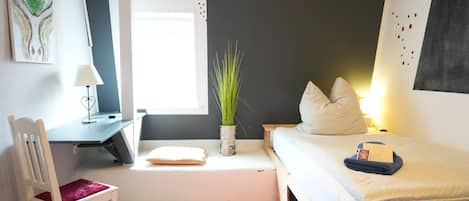 1 chambre, bureau, Wi-Fi gratuit, draps fournis