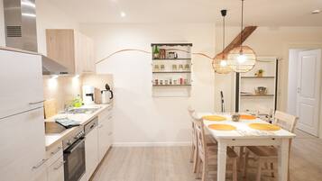 Fridge, oven, stovetop, toaster