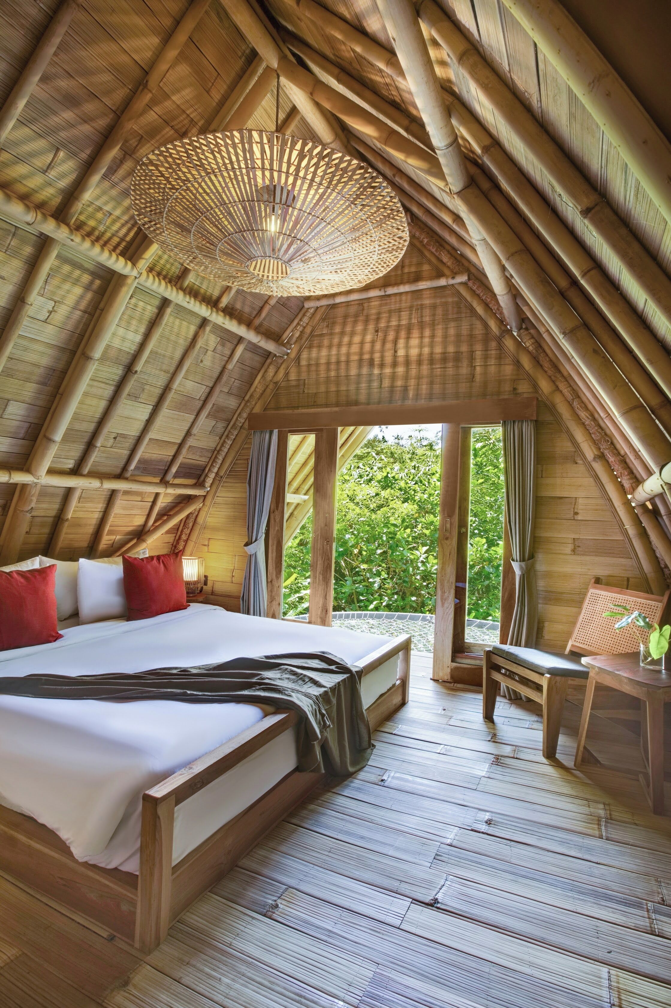 Maha Embun | Desk, laptop workspace, free WiFi