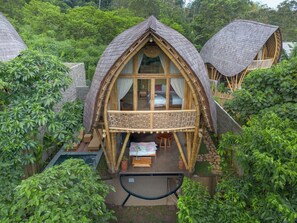 Maha Sora | Living area