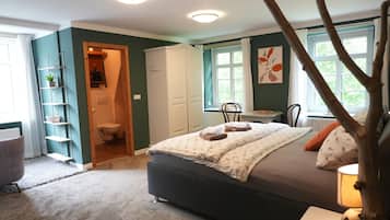 1 bedroom, free WiFi, bed sheets